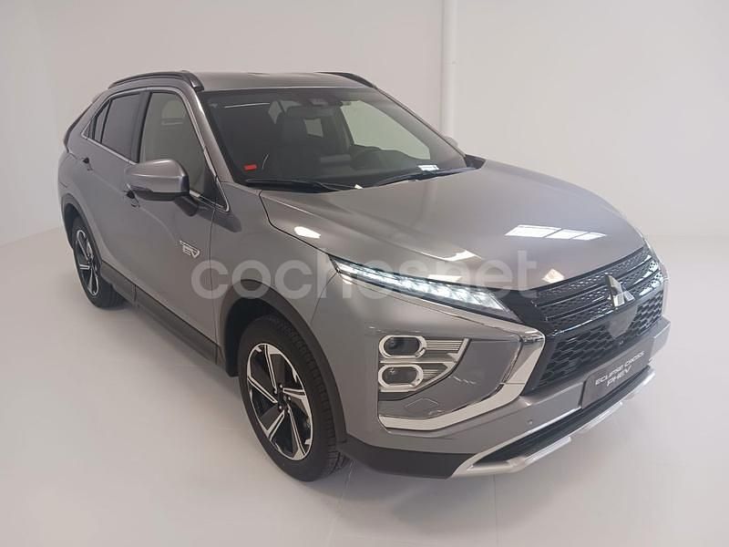 Usado Mitsubishi Eclipse Cross 188 CV (138 kW) 2025 Gris / plata SUV