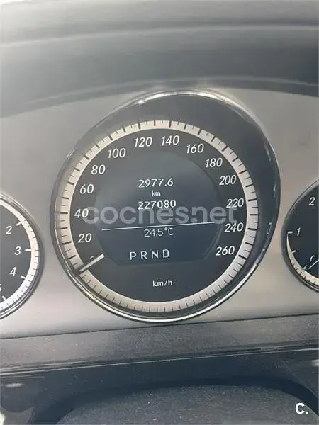 Usado Mercedes E220 Avantgarde 170 CV (125 kW) 2010 Negro Berlina
