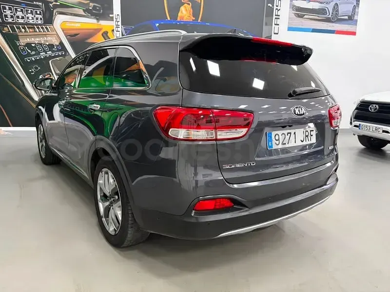 Usado Kia Sorento 200 CV (147 kW) 2016 Gris / plata SUV