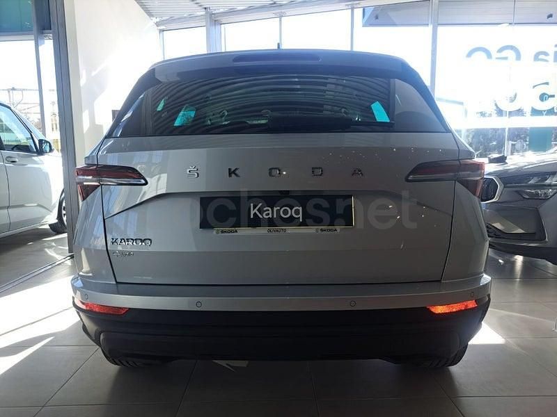 Usado Skoda Karoq Selection 115 CV (84 kW) 2024 Gris / plata SUV