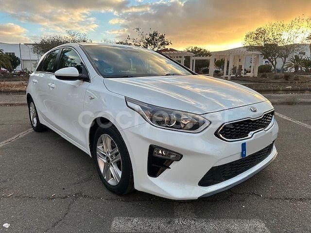 Blanco Usado 2021 Kia Ceed Utilitario | 14.500 € (Precio justo) - Imagen 1/4