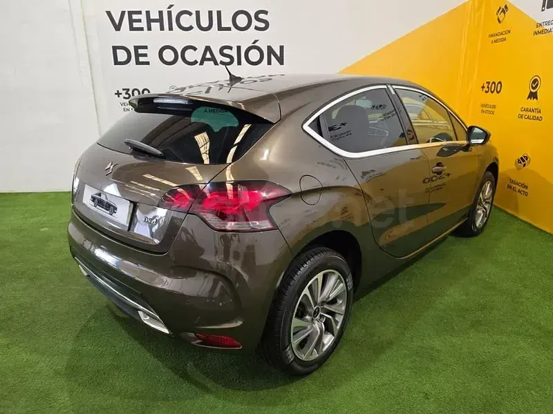 Usado DS Automobiles DS4 Crossback Style 120 CV (88 kW) 2015 Marrón SUV
