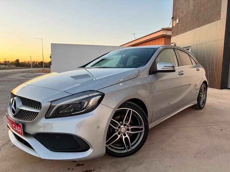 Usado Mercedes A200 AMG line 136 CV (100 kW) 2016 Gris / plata Berlina