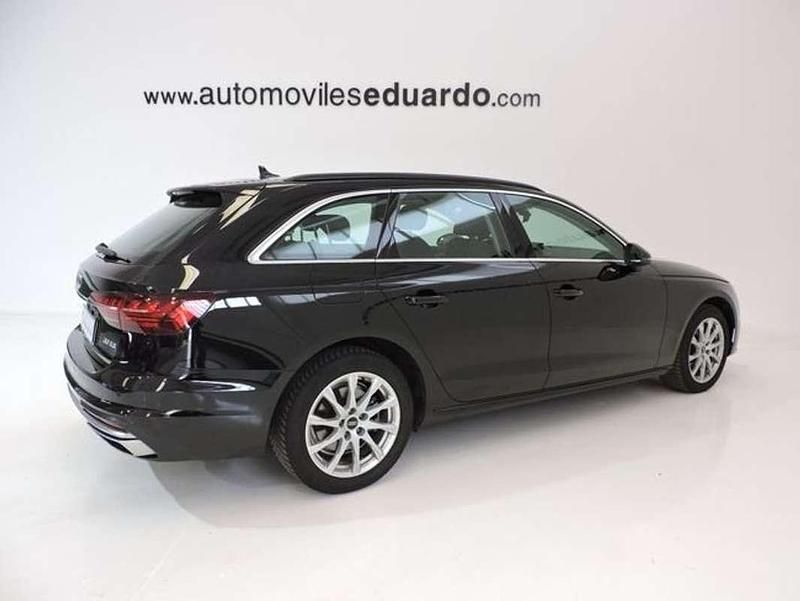 Usado Audi A4 Business 136 CV (100 kW) 2023 Negro Familiar