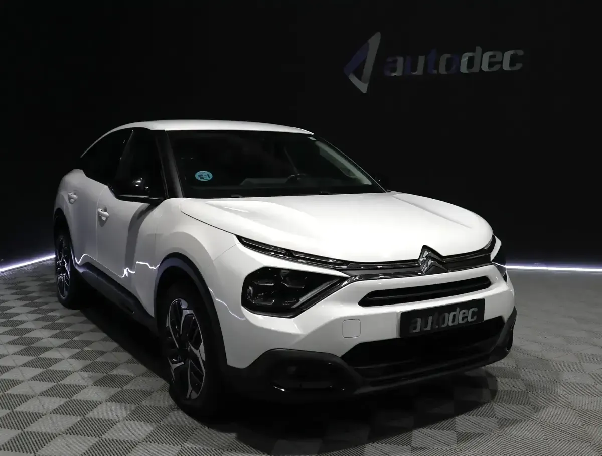 Usado Citroën C4 Feel 131 CV (96 kW) 2022 Blanco Berlina