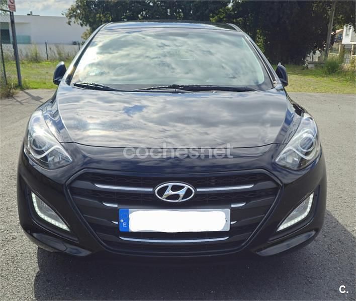 Usado Hyundai i30 GO! 136 CV (100 kW) 2015 Negro Berlina