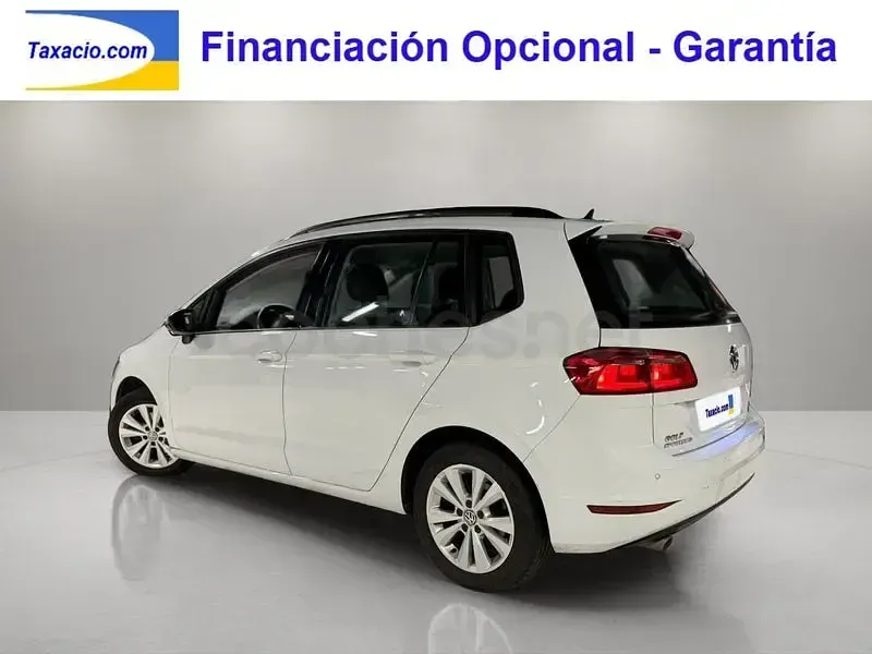 Usado VW Golf Sportsvan Advance 110 CV (80 kW) 2016 Blanco Monovolumen