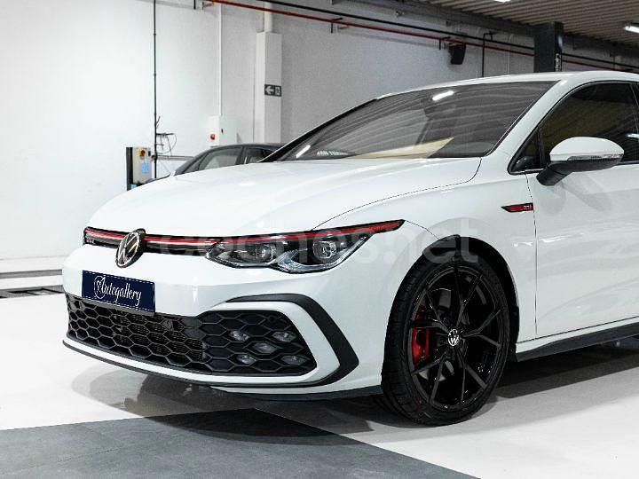 Usado VW Golf VIII GTI 245 CV (180 kW) 2022 Blanco Berlina