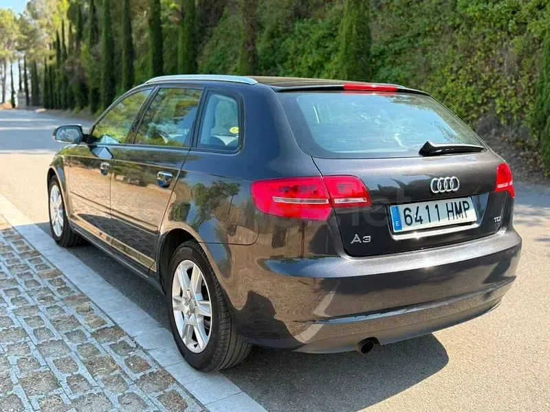 Usado Audi A3 Sportback Attraction 150 CV (110 kW) 2012 Gris / plata Utilitario