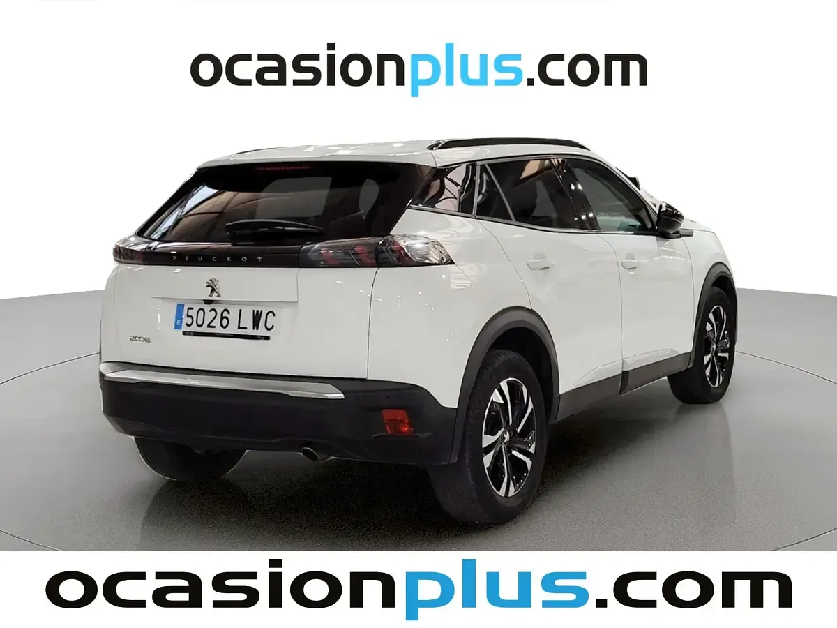 Usado Peugeot 2008 Allure 110 CV (80 kW) 2022 Blanco SUV