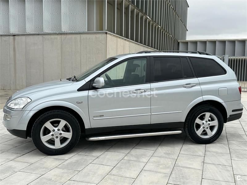 Usado Ssangyong (KGM) Kyron Limited 141 CV (103 kW) 2010 Gris / plata SUV