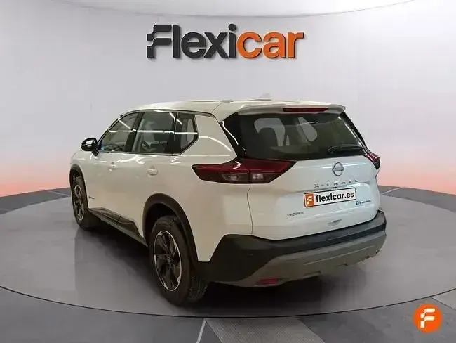 Käytetty Nissan X-Trail Acenta 213 HP (156 kW) 2025 Valkoinen Katumaasturi