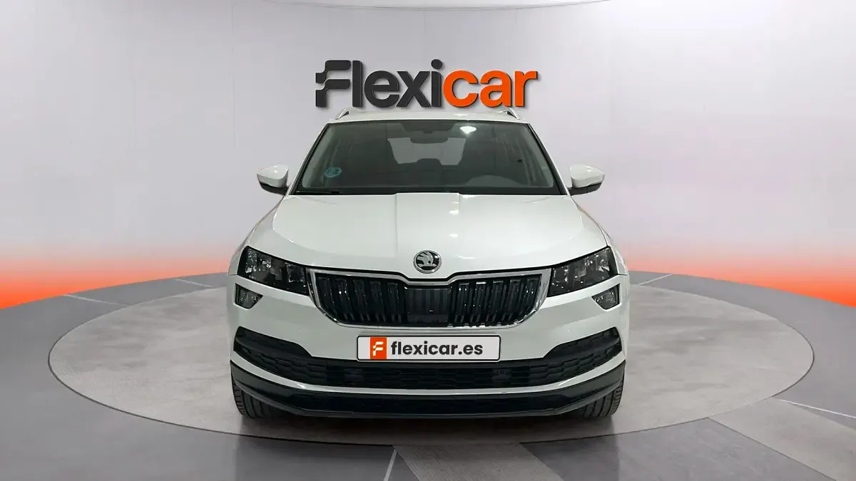 Usado Skoda Karoq Ambition 150 CV (110 kW) 2021 Blanco SUV