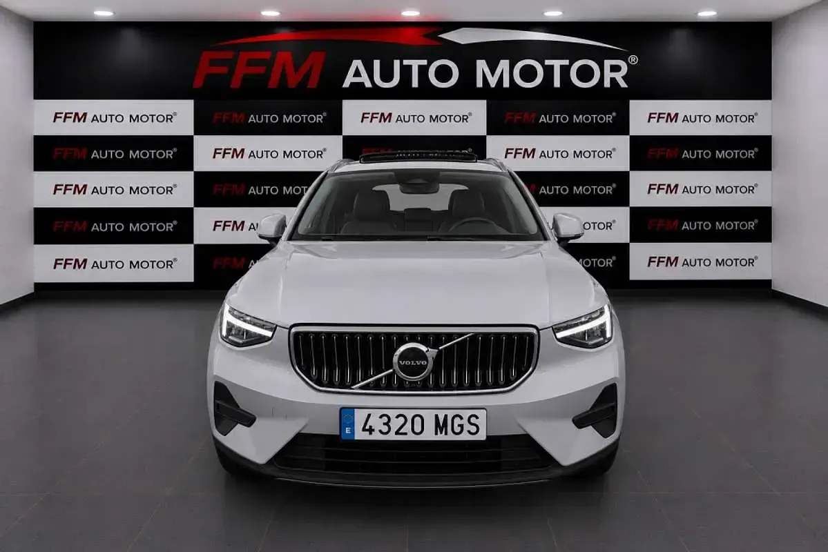 Usado Volvo XC40 Ultimate 197 CV (144 kW) 2023 Gris SUV