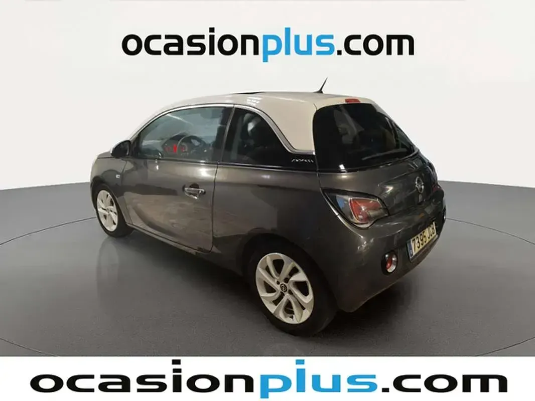 Usado Opel Adam Glam 87 CV (63 kW) 2015 Gris Utilitario