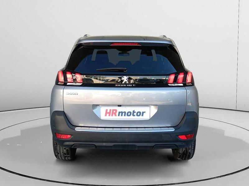 Usado Peugeot 5008 Allure 132 CV (97 kW) 2023 Gris SUV