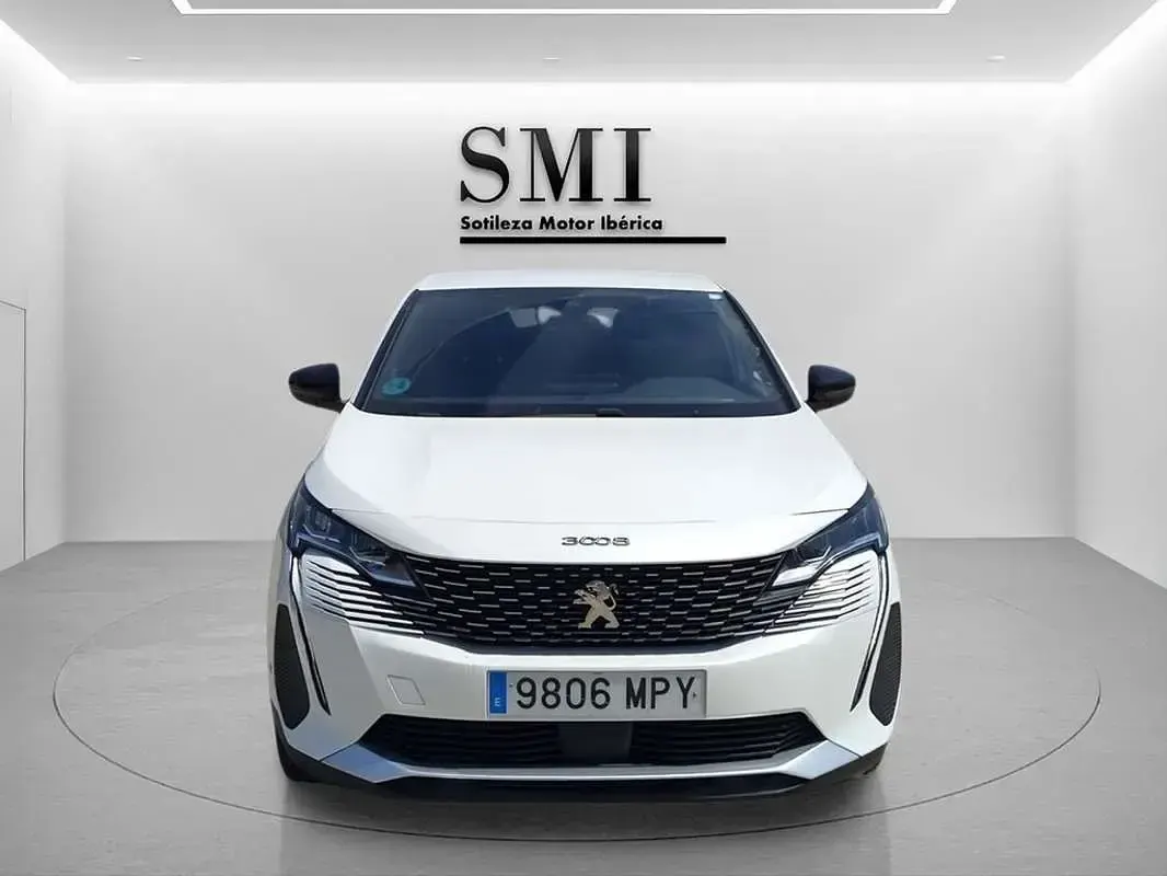 Usado Peugeot 3008 Allure 131 CV (96 kW) 2024 Blanco SUV