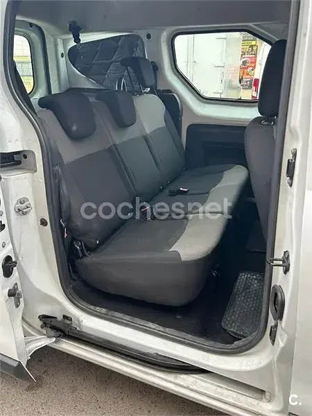 Usado Dacia Dokker 90 CV (66 kW) 2017 Blanco Monovolumen