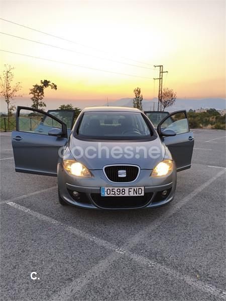 Azul Usado 2007 Seat Altea Reference Monovolumen | 5500 € (Precio justo) - Imagen 1/4