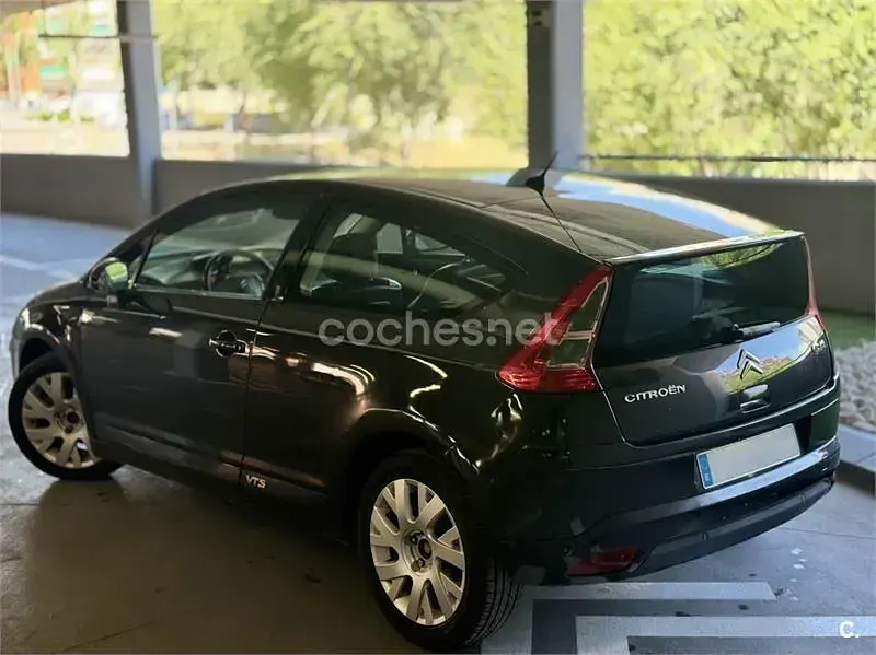 Usado Citroën C4 110 CV (80 kW) 2006 Negro Berlina