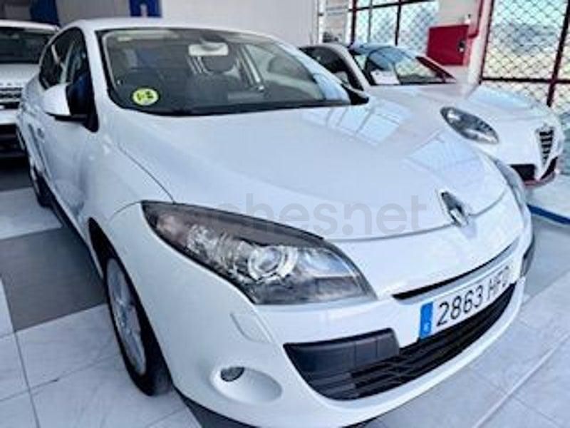 Usado Renault Mégane Dynamique 110 CV (80 kW) 2011 Blanco Berlina
