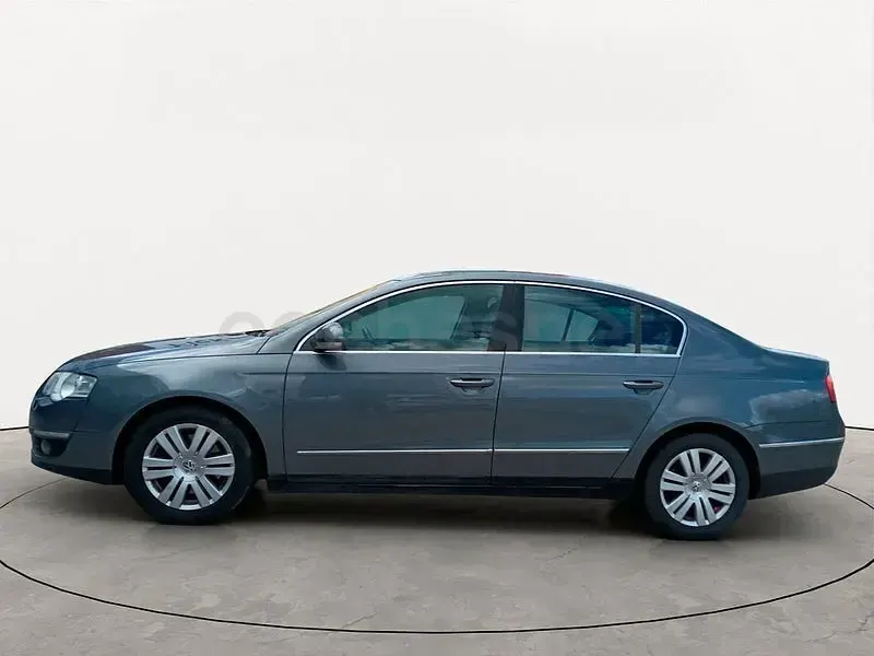 Usado VW Passat Highline 140 CV (102 kW) 2007 Gris / plata Berlina