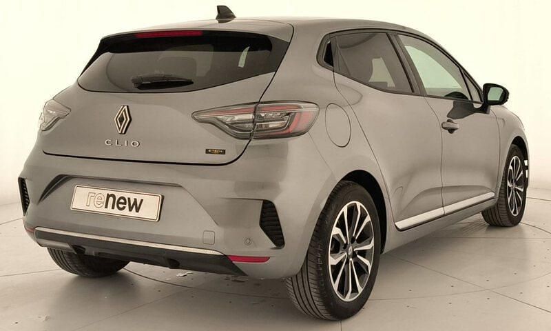 Usado Renault Clio V Techno 140 CV (102 kW) 2025 Gris Berlina