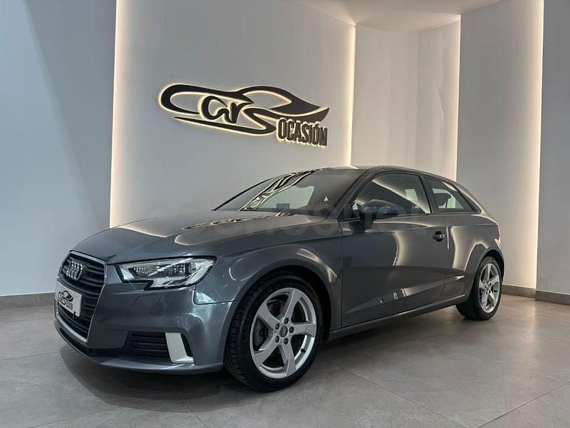 Usado Audi A3 110 CV (80 kW) 2017 Gris / plata Berlina