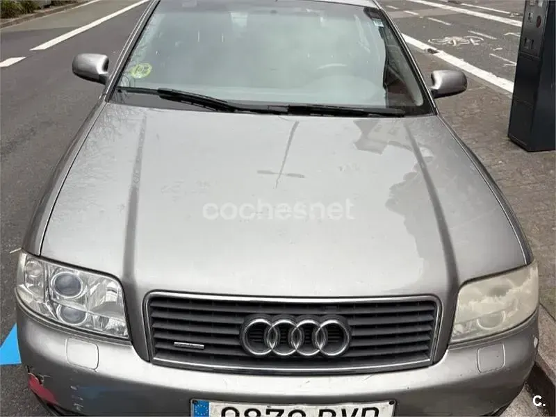 Usado Audi A6 Premium 165 CV (121 kW) 2002 Gris / plata Berlina