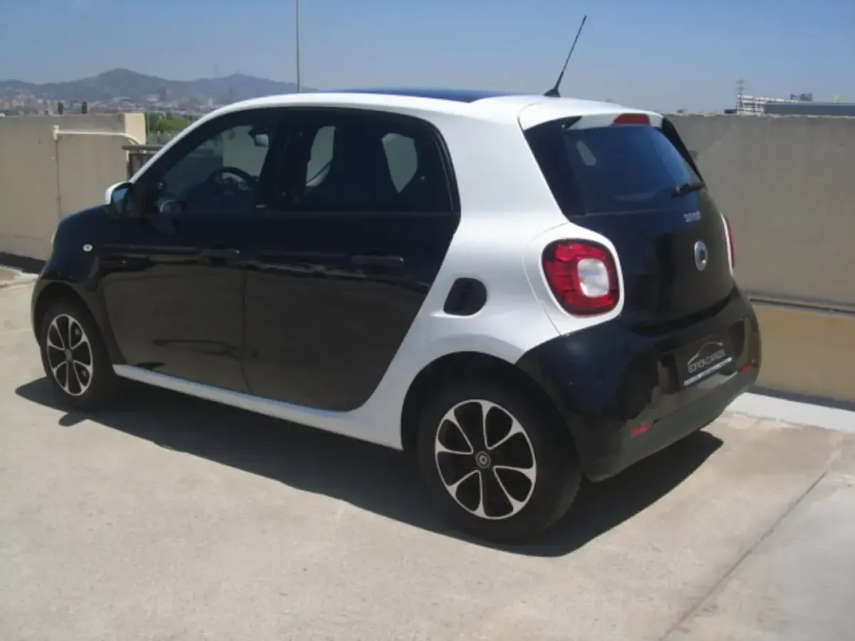 Usado Smart ForFour Passion 71 CV (52 kW) 2016 Negro Utilitario