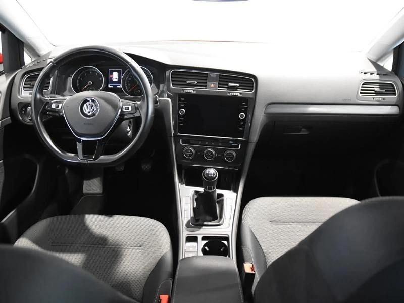 Usado VW Golf VIII Advance 130 CV (95 kW) 2020 Rojo