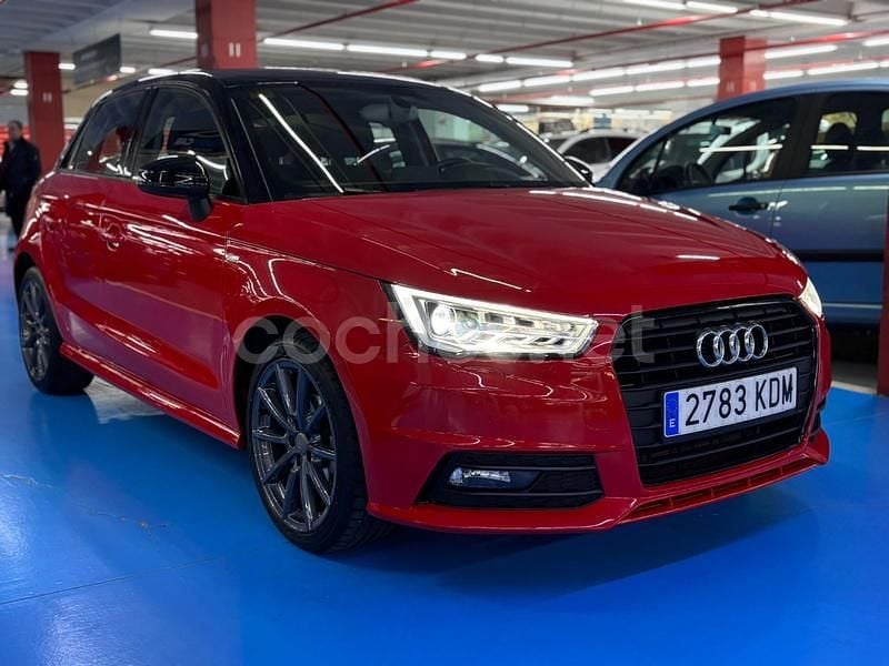 Rojo Usado 2017 Audi A1 Sportback Attraction Utilitario | 18.490 € (Un poco caro) - Imagen 1/4