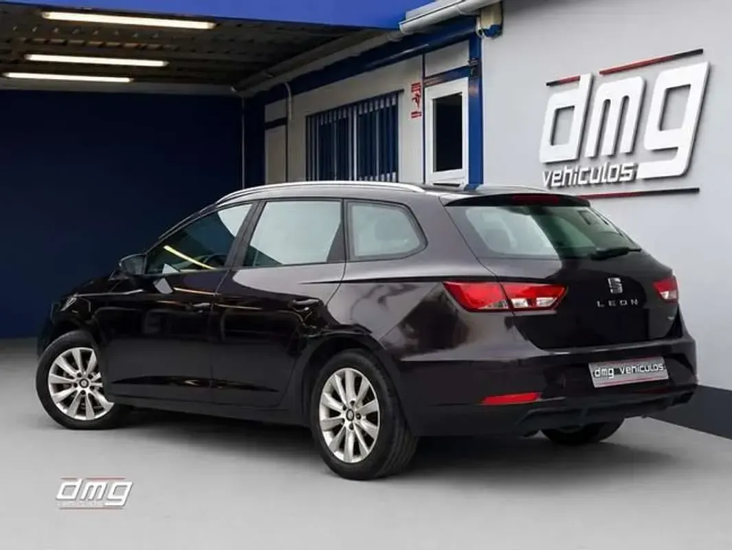 Usado Seat Leon ST 116 CV (85 kW) 2017 Burdeos Familiar