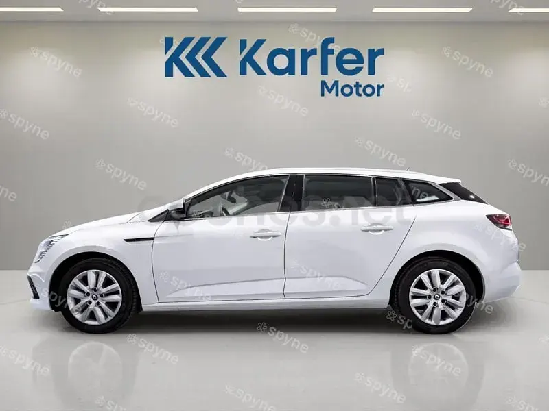 Usado Renault Mégane GrandTour Business 115 CV (84 kW) 2021 Blanco Familiar