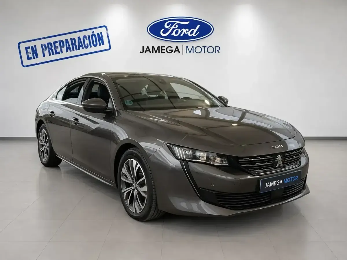 Usado Peugeot 508 Allure 130 CV (95 kW) 2021 Gris / plata Berlina