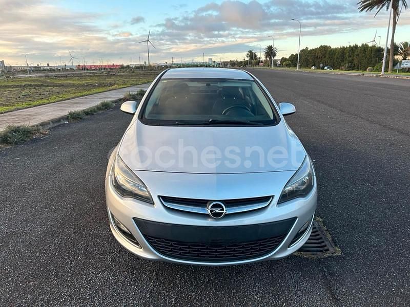 Usado Opel Astra Business 110 CV (80 kW) 2014 Gris / plata Berlina