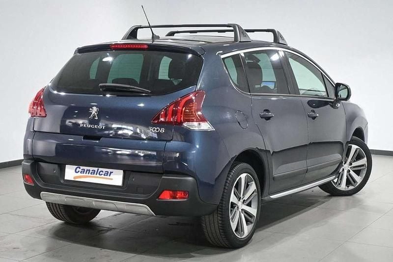 Usado Peugeot 3008 114 CV (83 kW) 2014 Azul Familiar