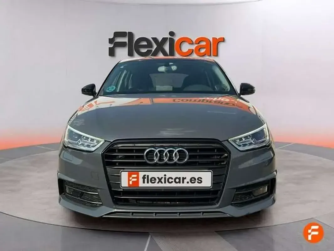 Usado Audi A1 125 CV (91 kW) 2017 Gris Utilitario