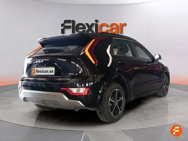 Usado Kia Niro 141 CV (103 kW) 2024 Negro SUV
