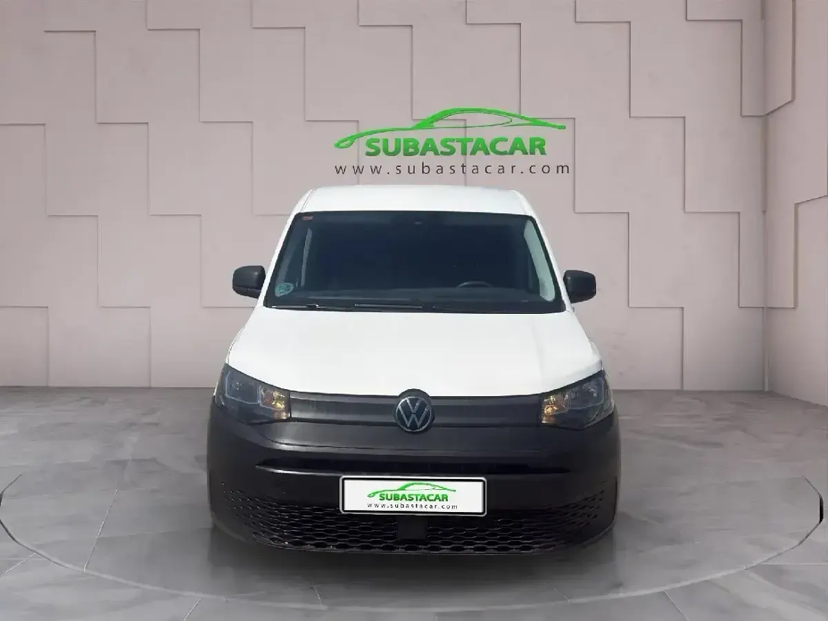 Begagnad VW Caddy 102 HK (75 kW) 2021 Vit Minibuss