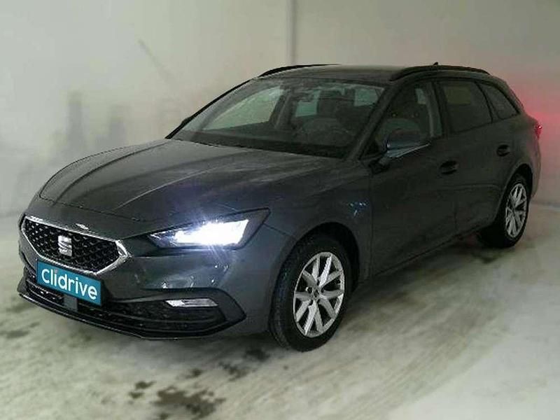 Usado Seat Leon Style 150 CV (110 kW) 2021 Gris Familiar