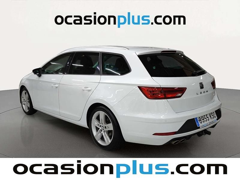 Usado Seat Leon FR 150 CV (110 kW) 2018 Blanco Monovolumen