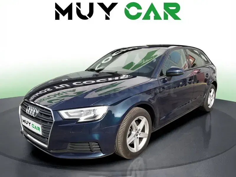 Usado Audi A3 116 CV (85 kW) 2019 Azul Berlina