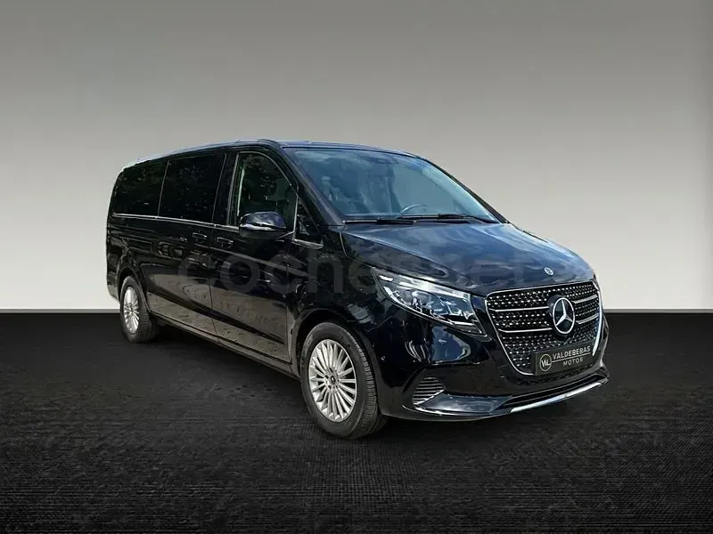 Usado Mercedes V300 Avantgarde 239 CV (175 kW) 2025 Negro Monovolumen