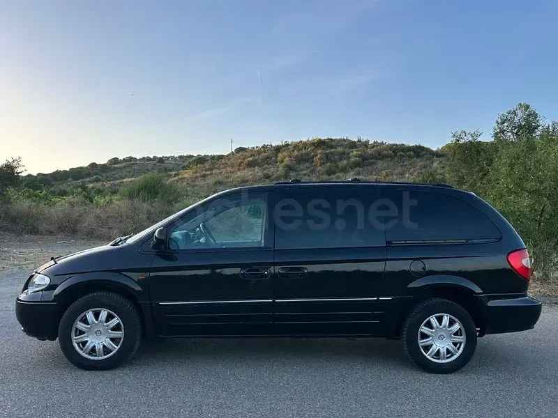 Usado Chrysler Grand Voyager Executive 150 CV (110 kW) 2007 Negro Monovolumen