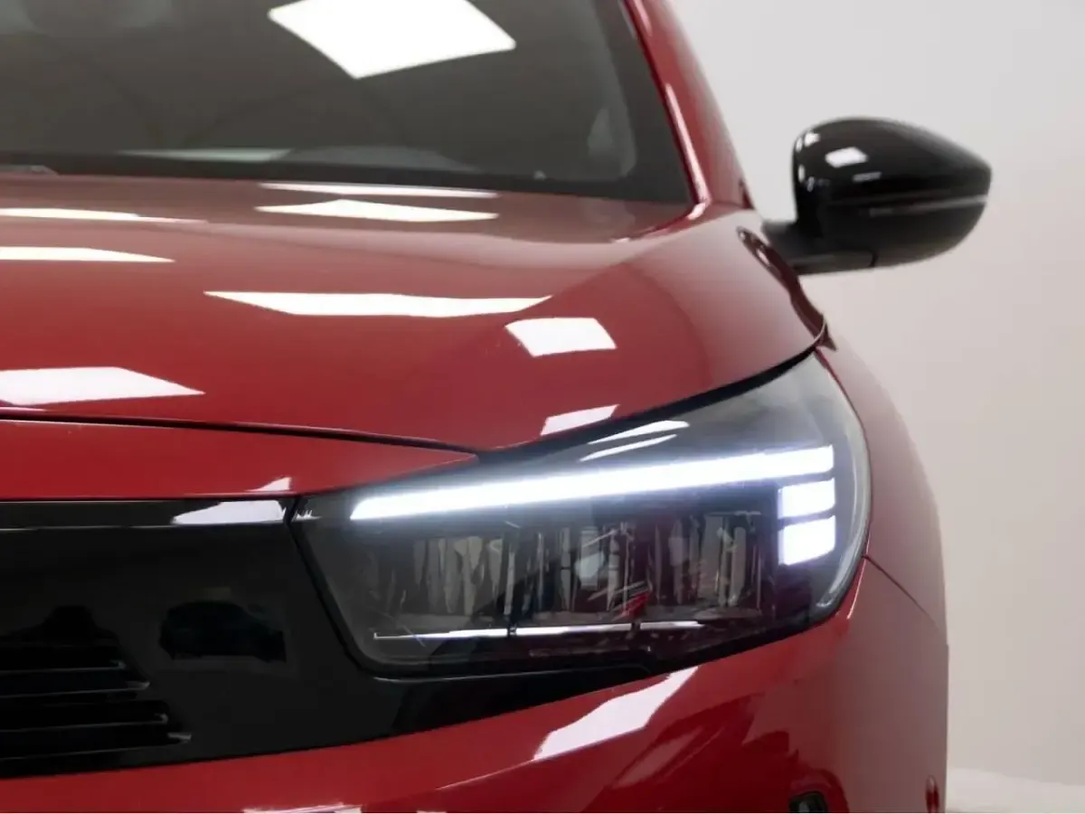 Usado Opel Corsa 100 CV (73 kW) 2024 Rojo Utilitario