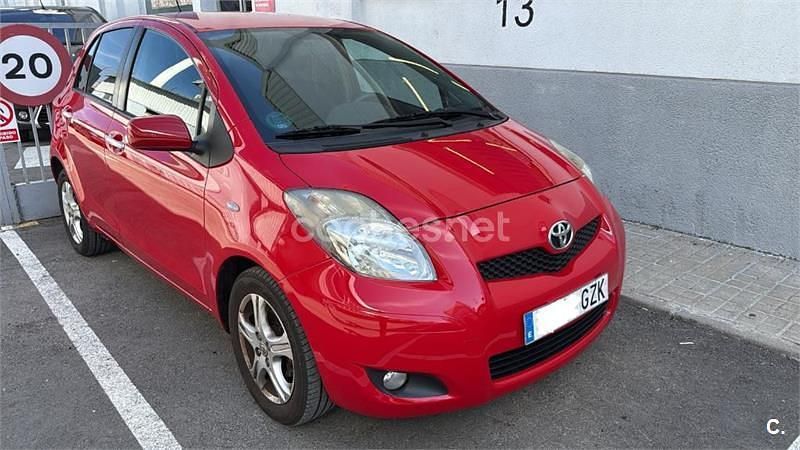 Usado Toyota Yaris Active 101 CV (74 kW) 2010 Rojo Utilitario