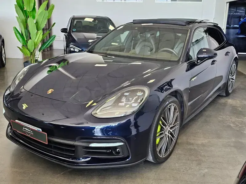 Usado Porsche Panamera Sport Turismo 462 CV (339 kW) 2020 Azul Familiar