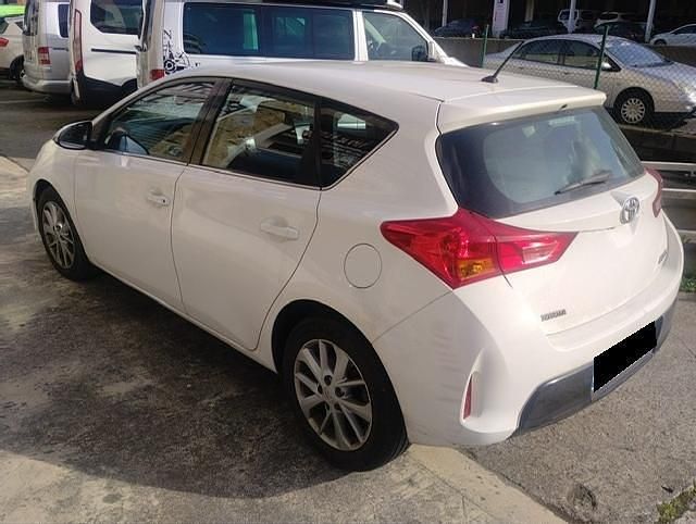 Usado Toyota Auris 90 CV (66 kW) 2015