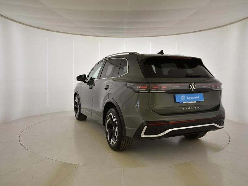 Usado VW Tiguan R-line 150 CV (110 kW) 2025 Verde SUV